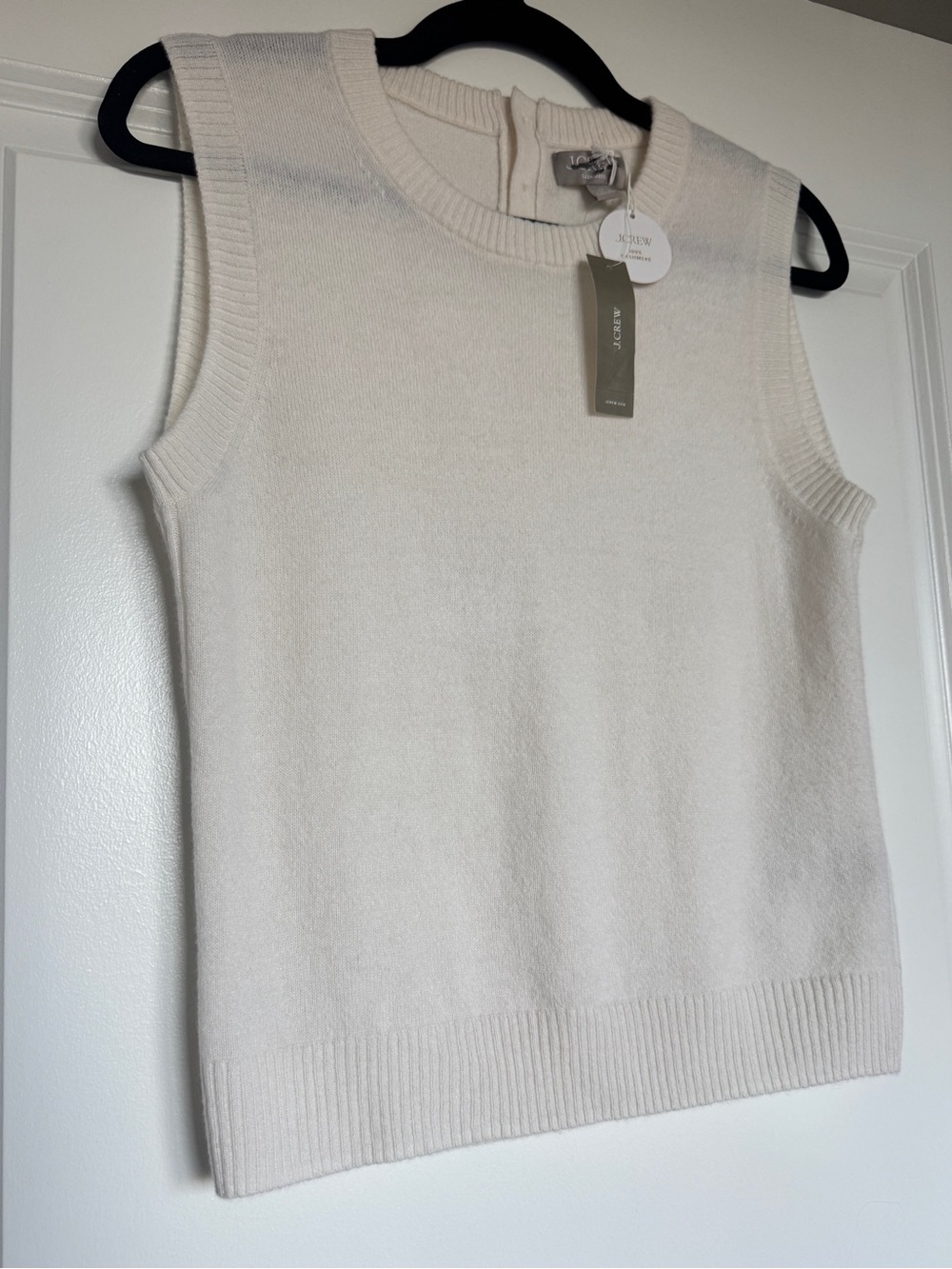 NWT J. CREW Women’s 100% Cashmere sweater shell Snow White size XS CR238
